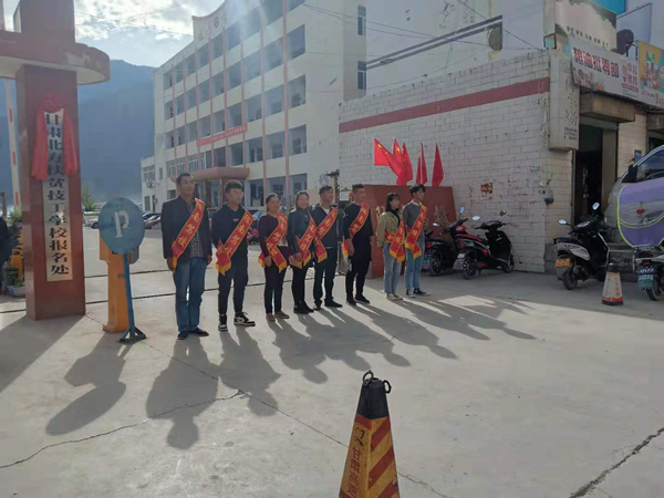 隴運集團公司組織開展 “向祖國獻(xiàn)禮·志愿者在行動”主題志愿者服務(wù)活動